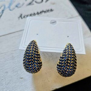 18kt Yellow Gold Plated Sapphire Teardrop Earrings
